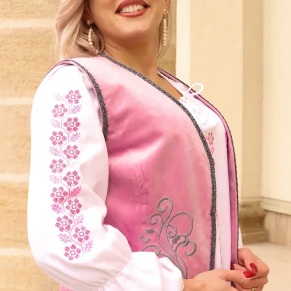 Vesta brodată tradițional Anastasia