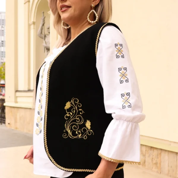 Vesta brodată tradițional Carla
